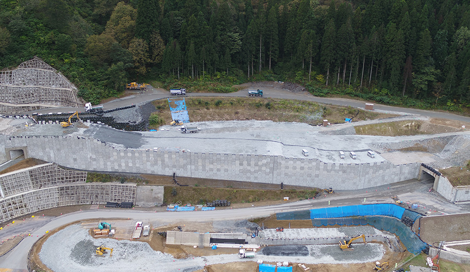 令和3年 大野油坂道路下山IC整備他工事